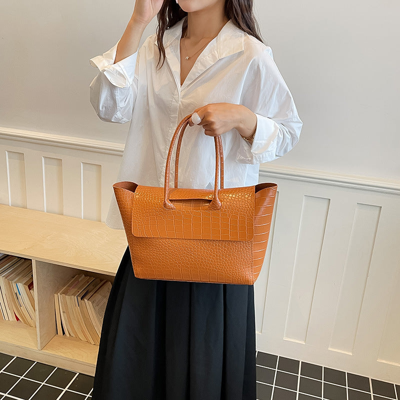 Women's Tote Bag in black - product photo 2