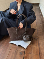 Women's Tote Bag in matte brown - product photo 6