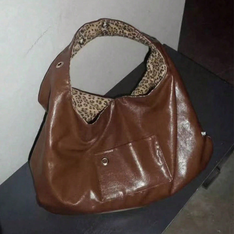 Women's Tote Bag in red bag - product photo 8