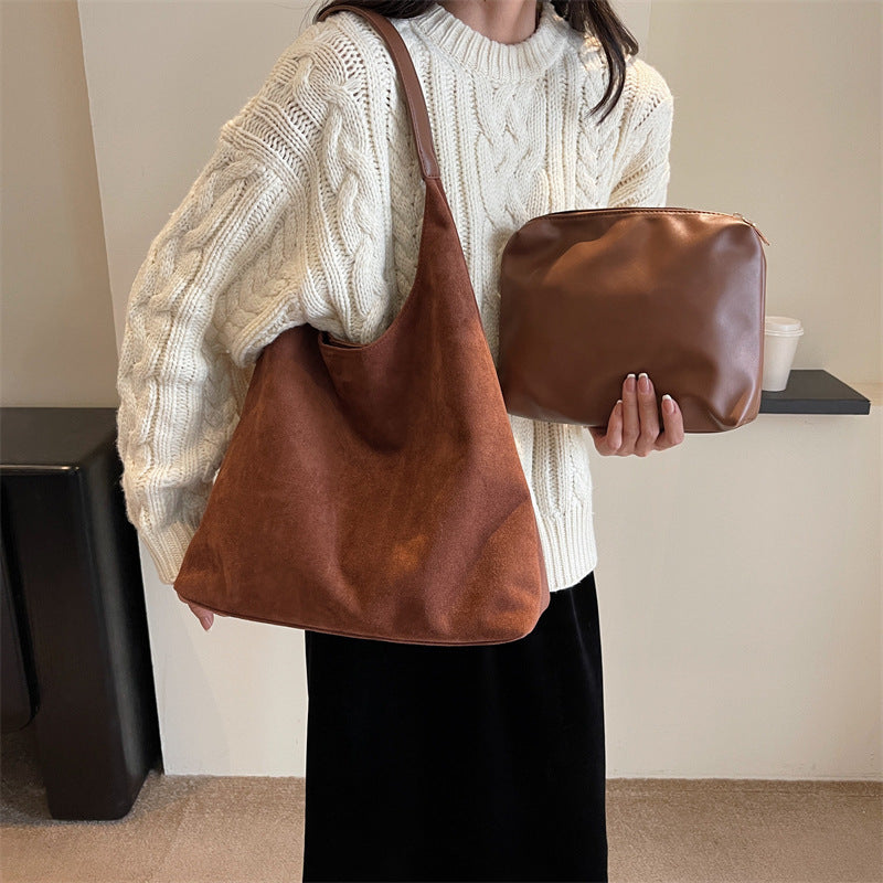Women's Shoulder Bag in coffee color - product photo 7
