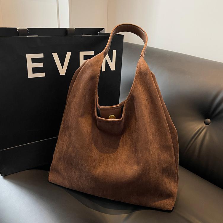 Women's Shoulder Bag in coffee color - product photo 1