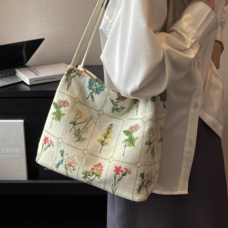 Women's Canvas Bucket Bag in off-white embroidery - product photo 4