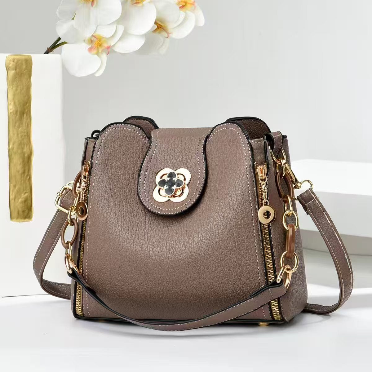 Women's Shoulder Bag in black - product photo 8
