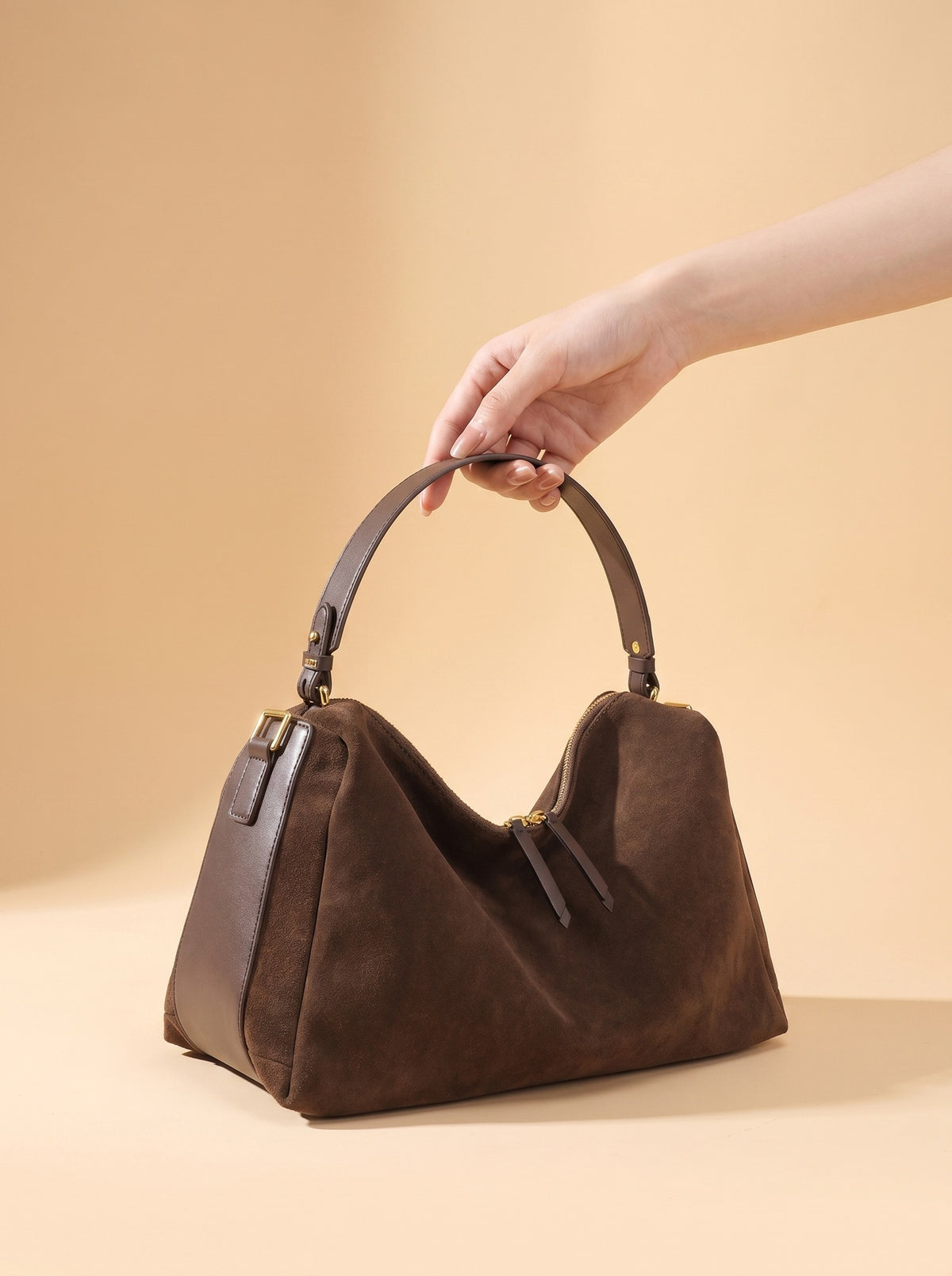 Women's Cowhide Handbag in brown - product photo 5