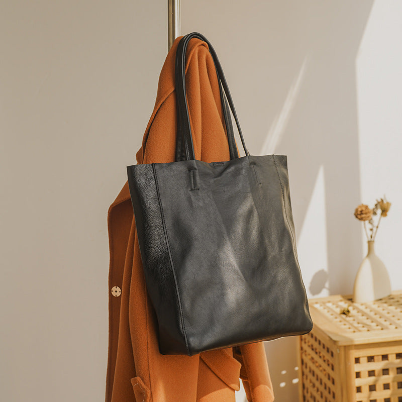 Women's Genuine Leather Shoulder Bag in black - product photo 6
