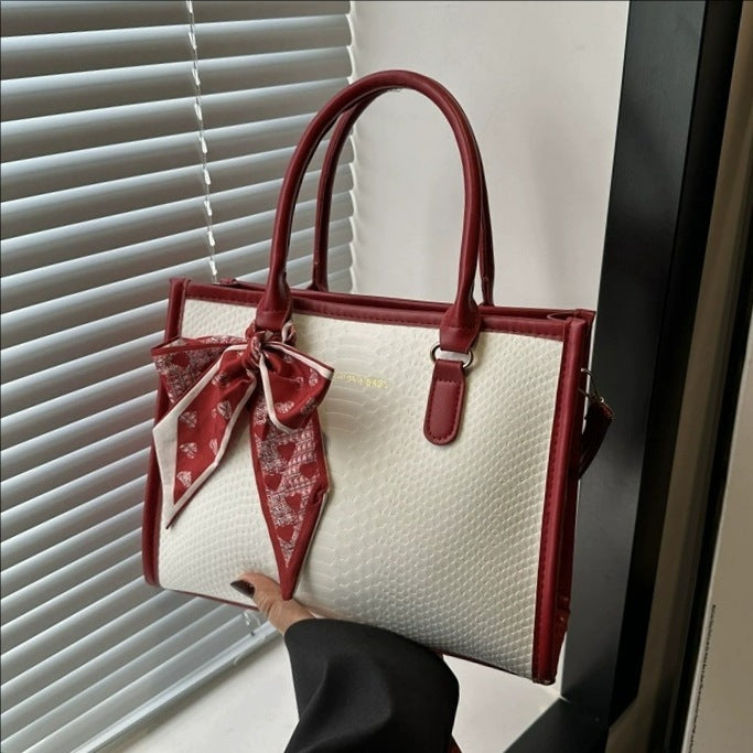 Women's Tote Bag in black - product photo 1