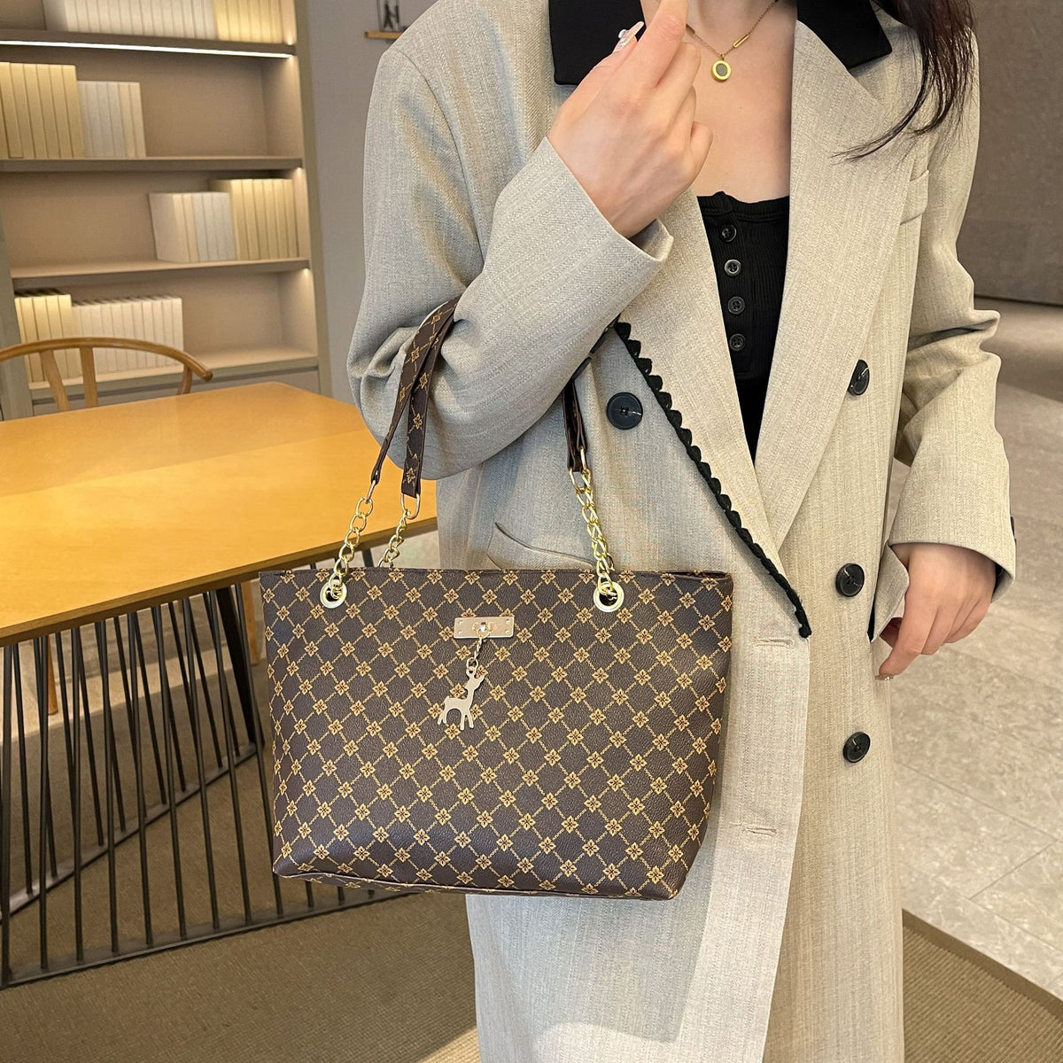 Women's Tote Bag in white - product photo 2