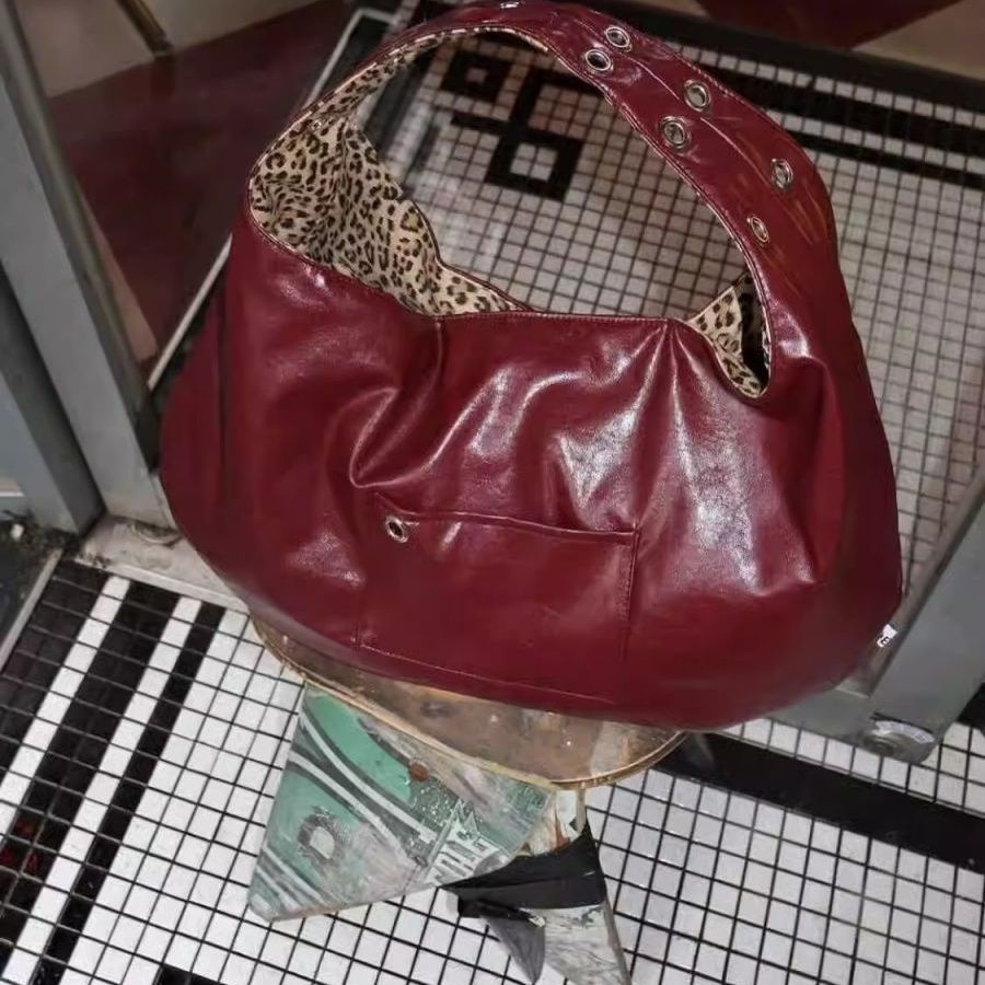 Women's Tote Bag in red bag - product photo 5