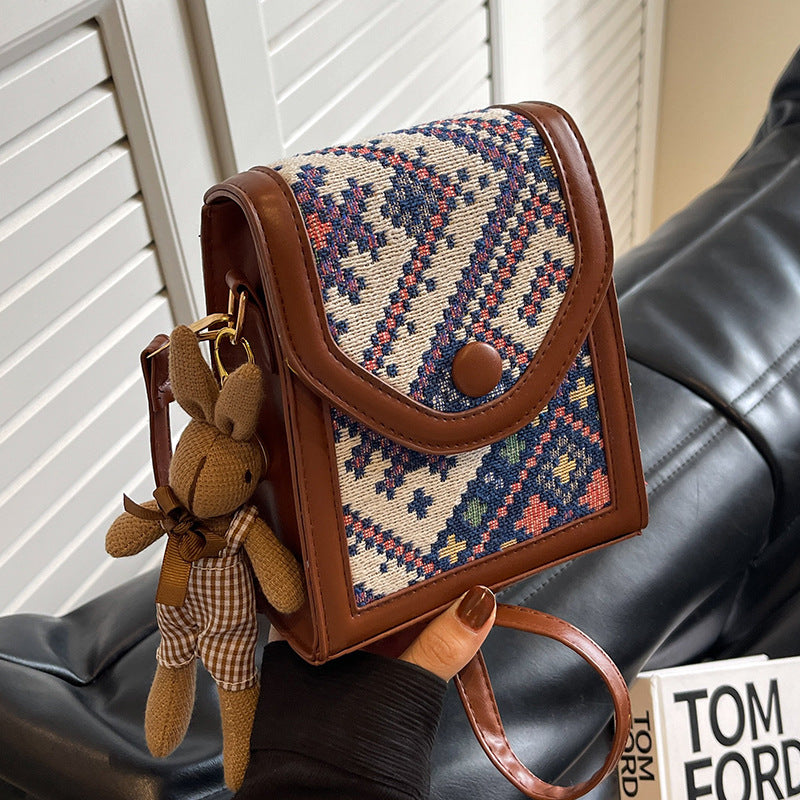 Women's Crossbody Bag in red without pendant - product photo 5