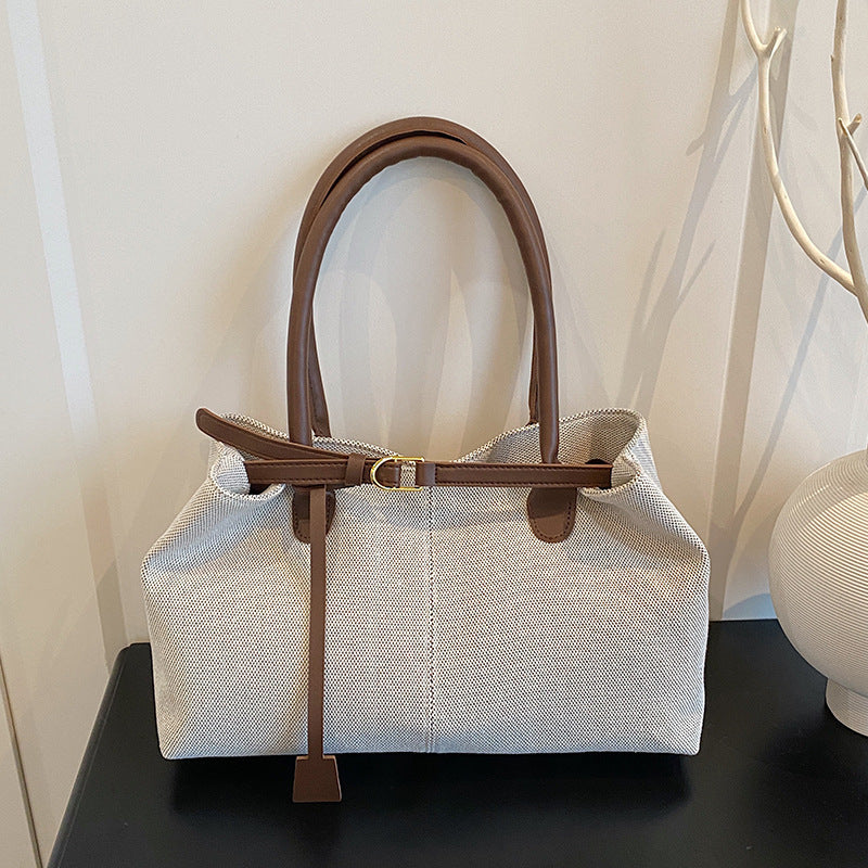 Women's Shoulder Bag in black - product photo 2