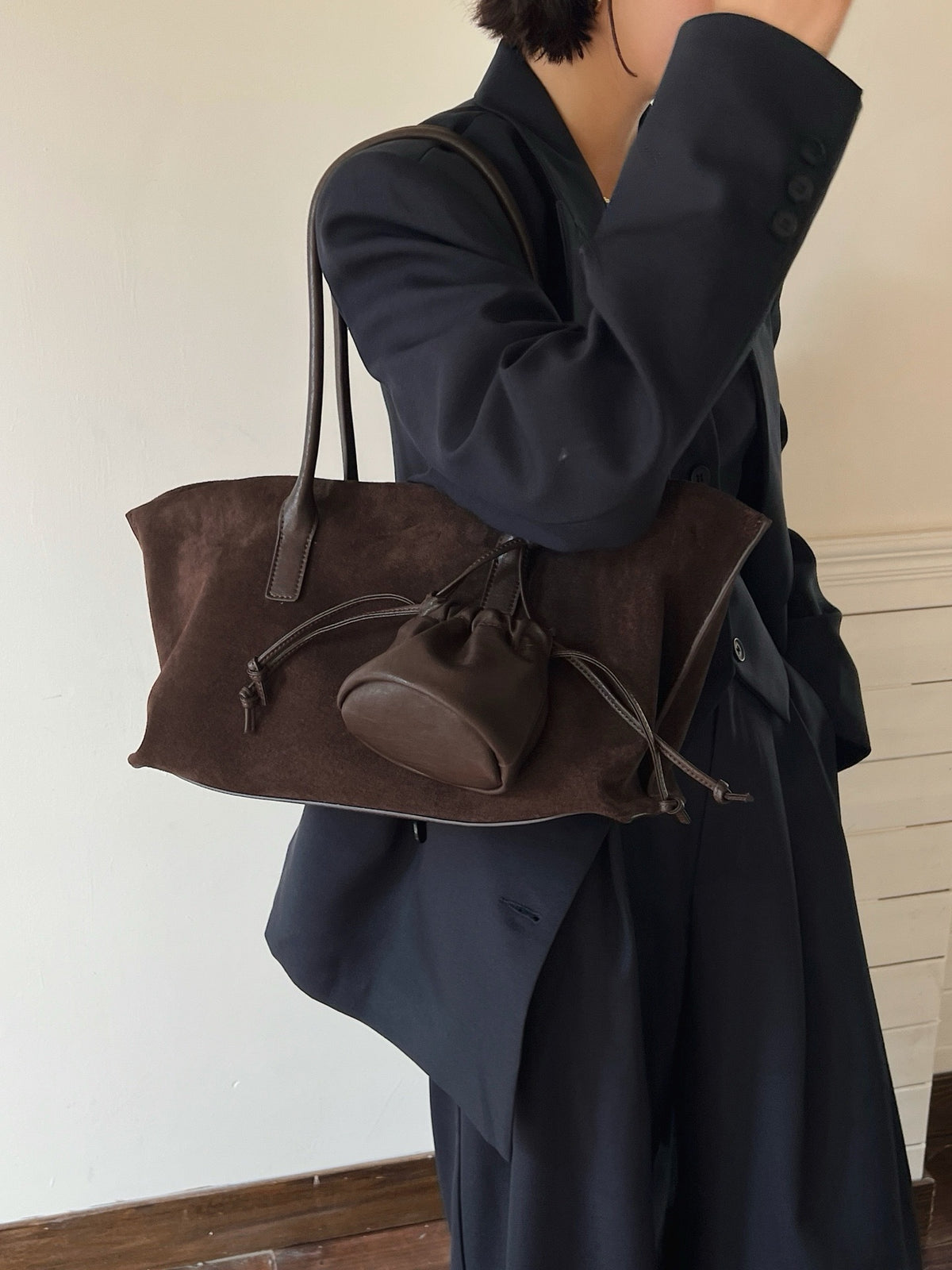 Women's Tote Bag in matte brown - product photo 5
