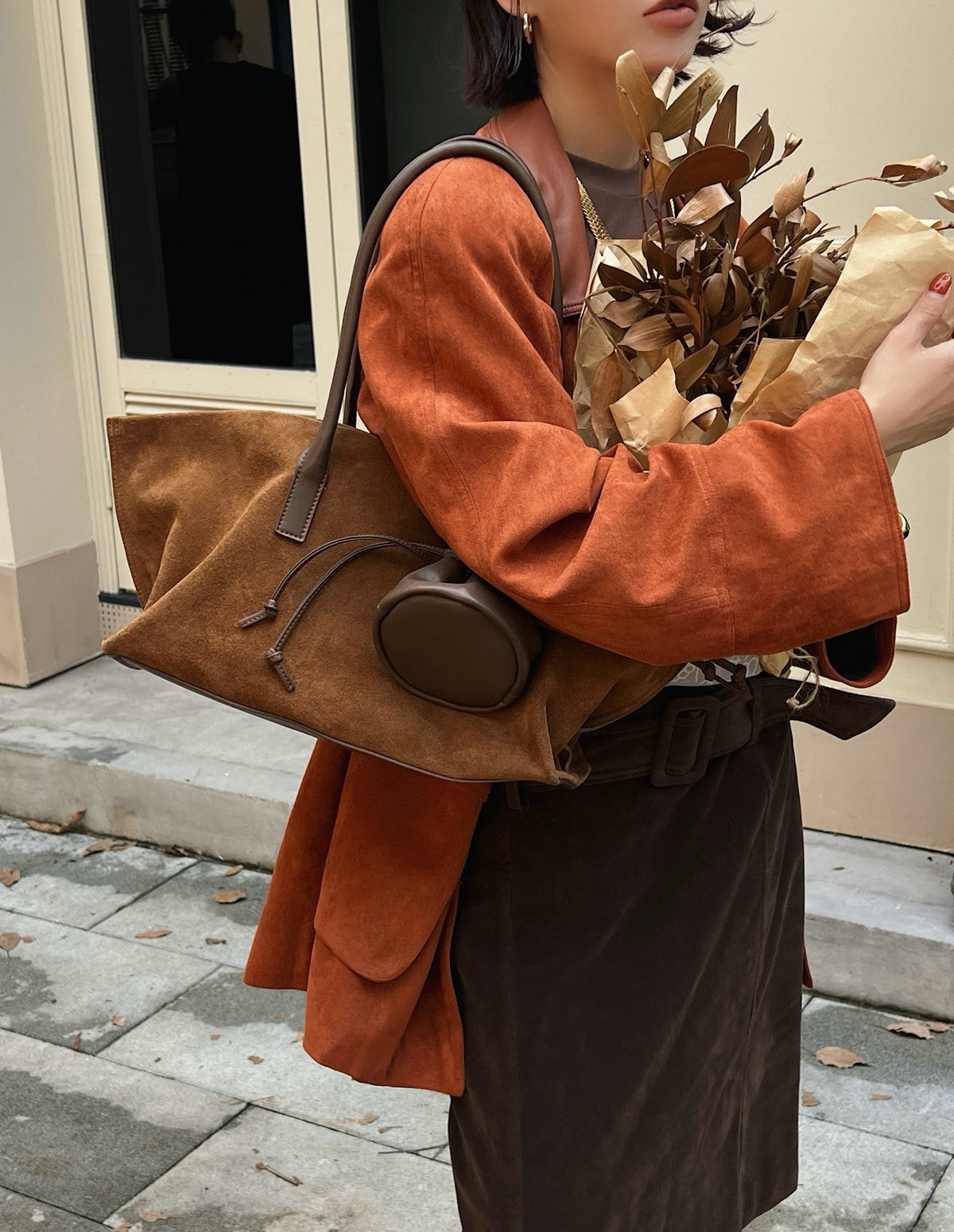 Women's Tote Bag in matte brown - product photo 7