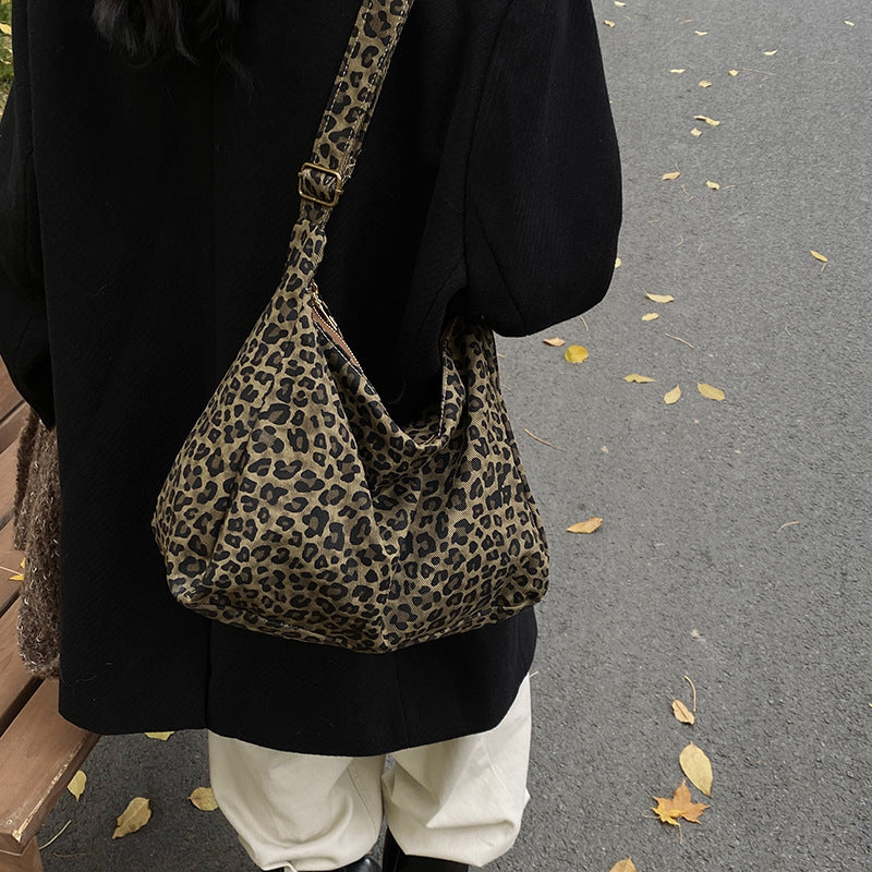 Women's Shoulder Bag in coffee color - product photo 3