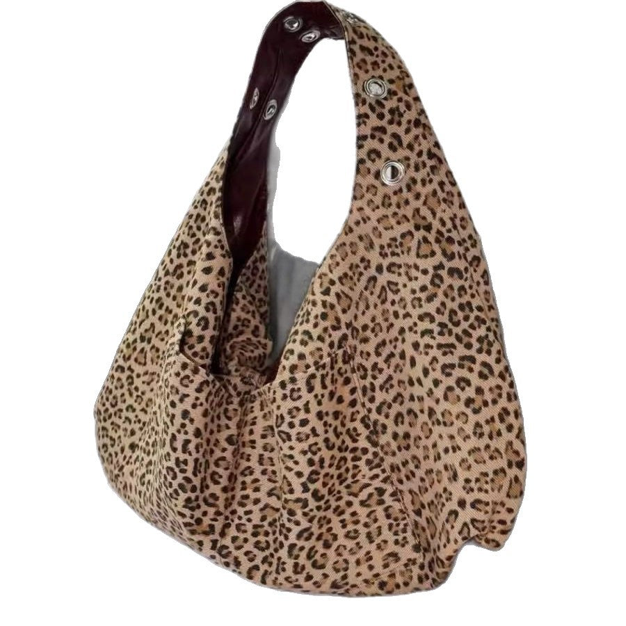 Women's Tote Bag in red bag - product photo 4