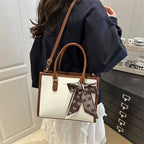 Women's Tote Bag in black - product photo 4