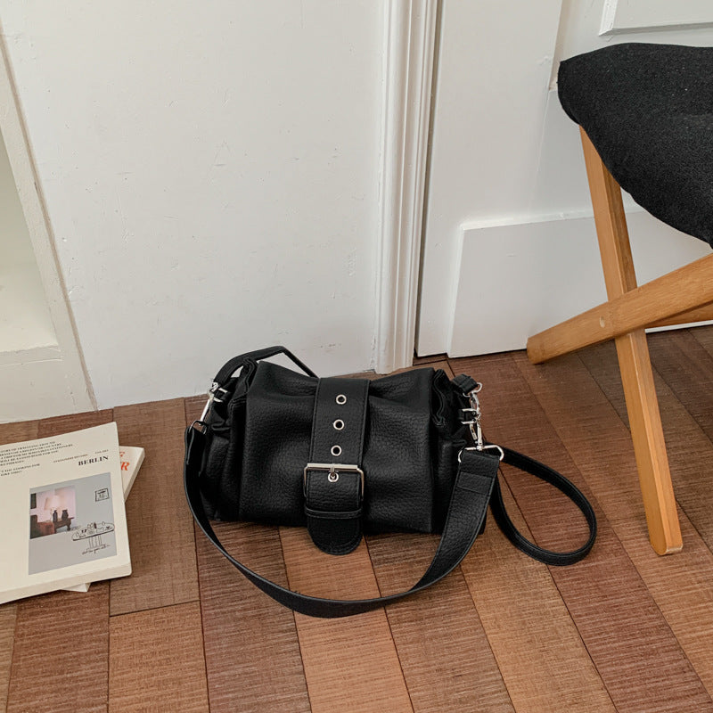 Solid-Color Single-Shoulder Underarm Bag in Black