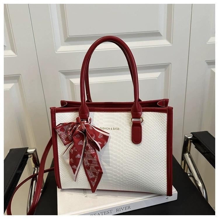 Women's Tote Bag in black - product photo 7