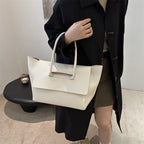 Women's Handbag in black - product photo 5