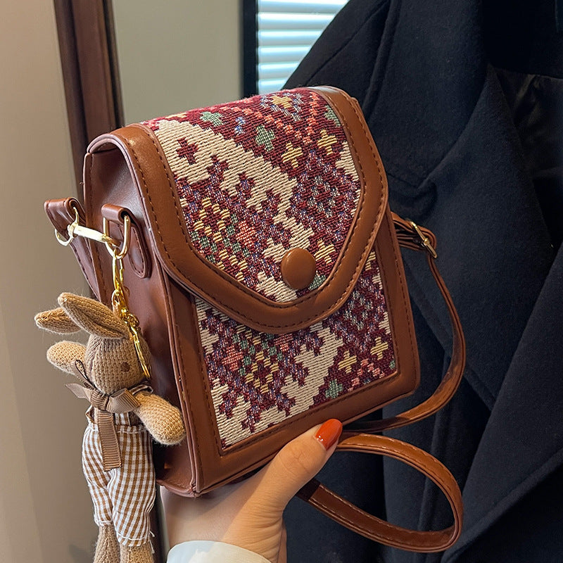 Women's Crossbody Bag in red without pendant - product photo 2