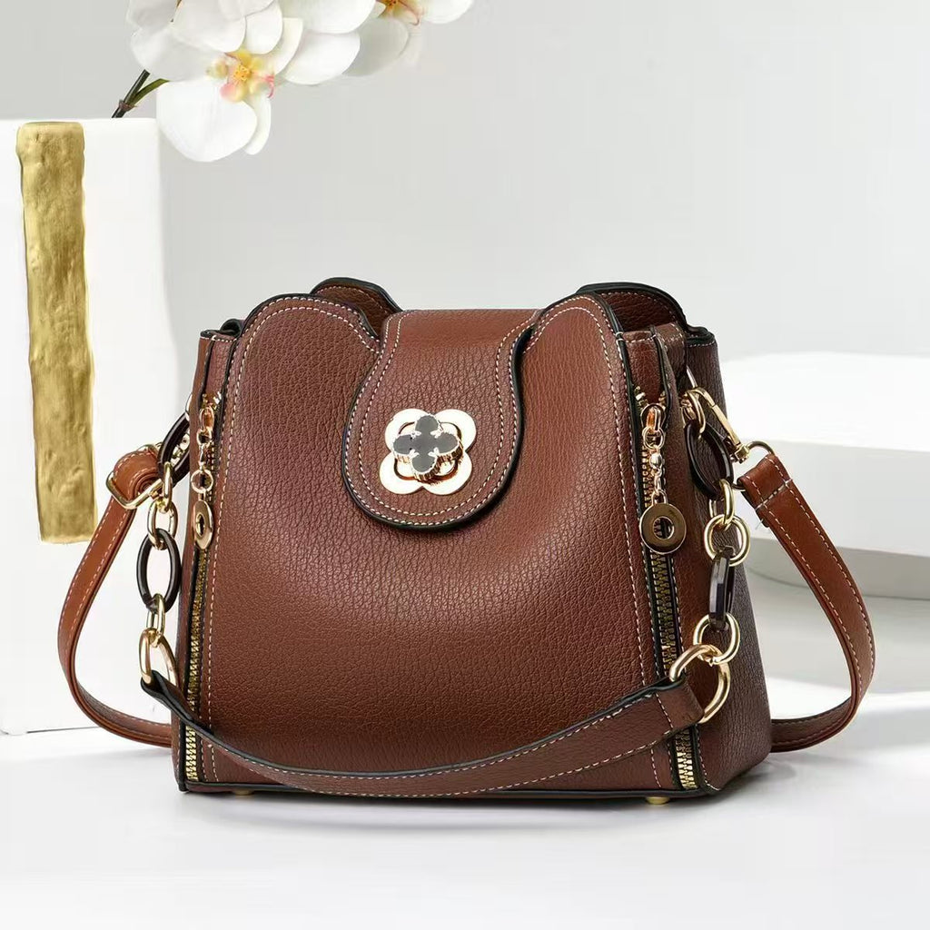 Women's Shoulder Bag in black - product photo 4