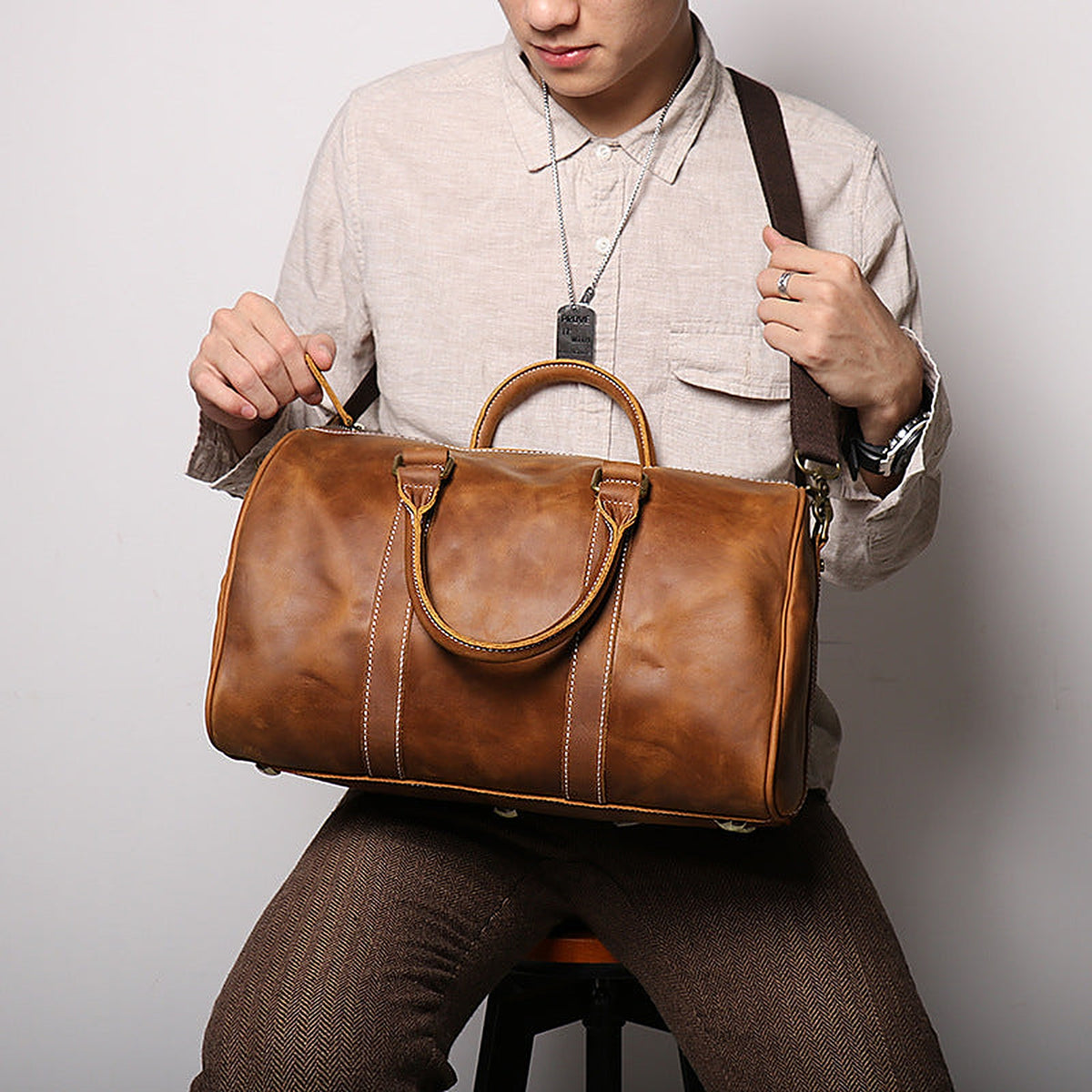 Women's Genuine Leather Crossbody Bag in vintage brown - product photo 2